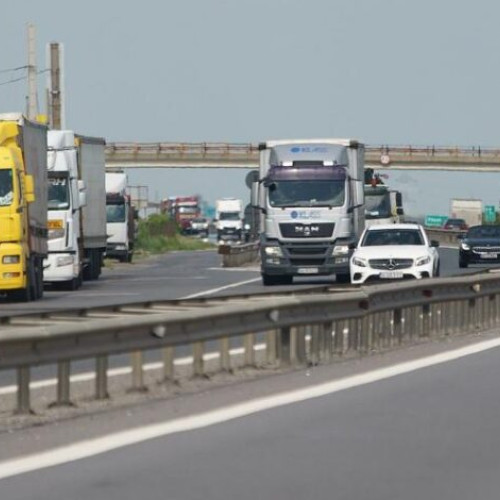 Caniculă extremă: Restricții de circulație pentru camioanele de peste 12 tone