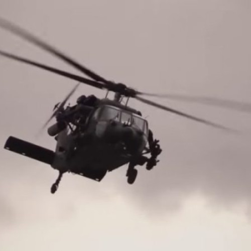 Elicopter Black Hawk trimis pentru a combate un incendiu de pădure în județul Brașov