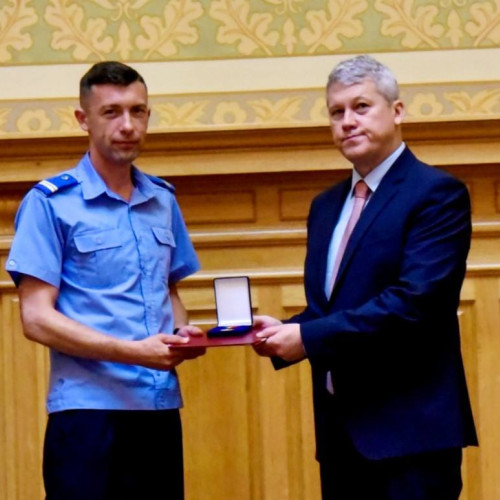 Doi jandarmi din Dâmbovița decorați la sărbătoarea Ministerului Afacerilor Interne