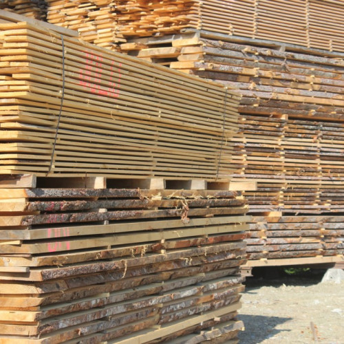 Control la un depozit de cherestea din comuna Trușești: sancțiuni de 10.000 de lei și confiscarea lemnului