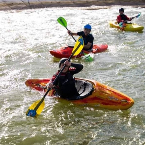 Demonstrații de caiac și stand-up paddle în Parcul "Mihai Eminescu" din Botoșani