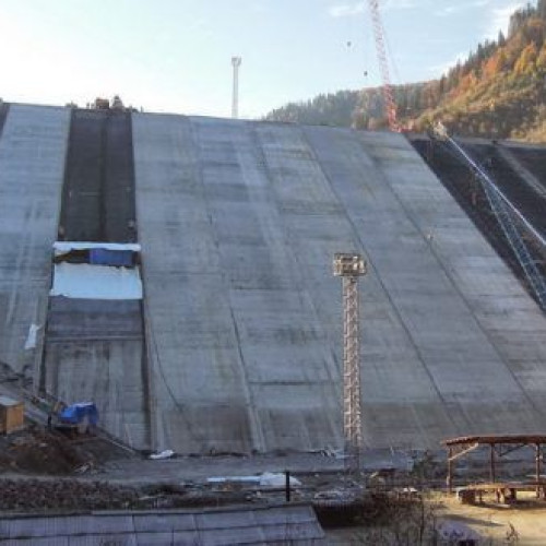 Activistii de mediu avertizează asupra impactului devastator al barajului hidroenergetic de la Răstolița