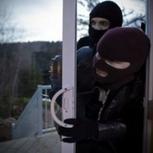 Poliția suedeză investighează zeci de spargeri de locuințe în Stockholm