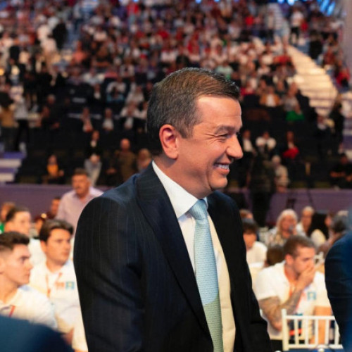 Ministrul Transporturilor, Sorin Grindeanu, afirmă că defrișările pe Valea Oltului nu pot avea loc noaptea