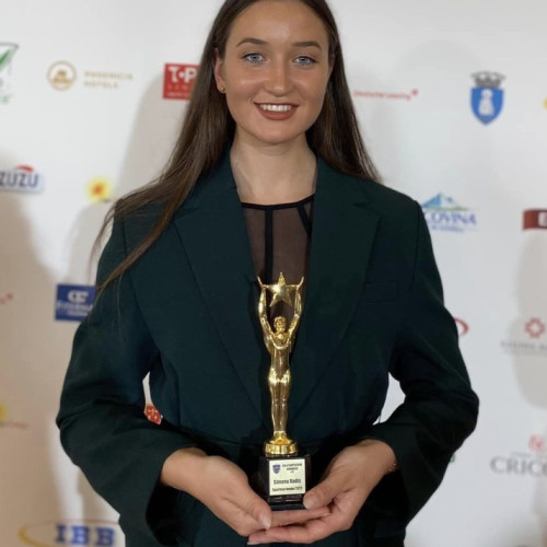 Simona Radis: Mândră de rădăcinile sale din Botoșani