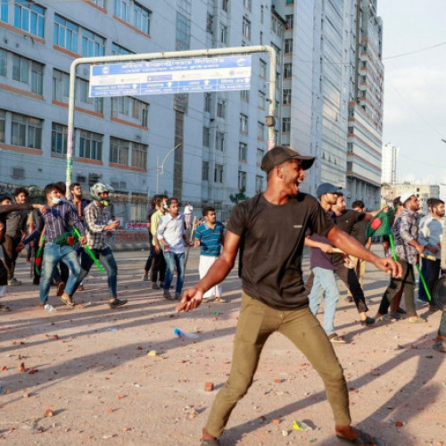 Trupe militare desfășurate în Bangladesh după confruntări violente