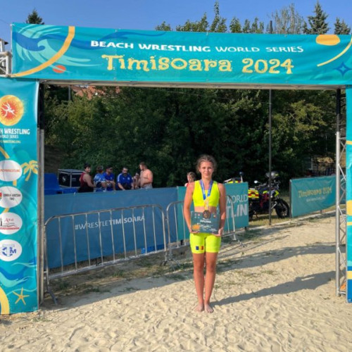 Florentina Mantog câștigă bronzul la Campionatul European de lupte pe plajă