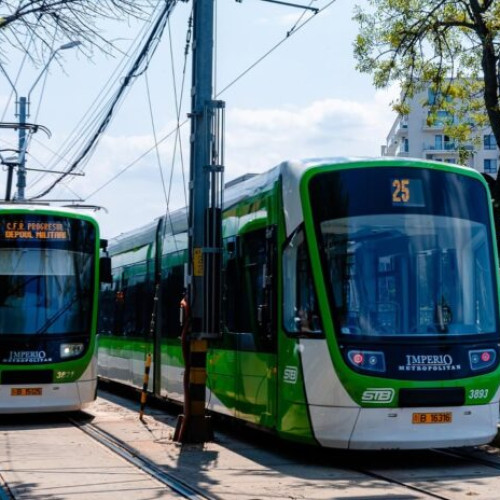 Primarul Nicușor Dan anunță introducerea a 100 de troleibuze și 100 de tramvaie noi începând din septembrie
