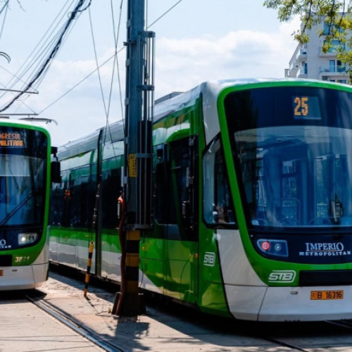 Primarul Nicușor Dan anunță că troleibuzele și tramvaiele noi vor circula din septembrie