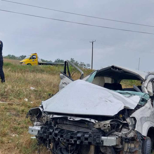 Accident grav la Botoșani: două persoane rănite, inclusiv un copil