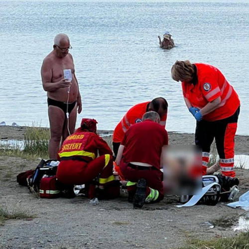 O tânără a murit pe plaja Modern din Constanța