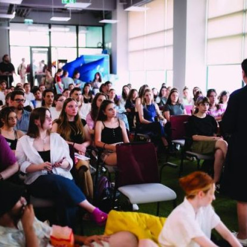 Studenți de la TUIASI participă la workshopul "SF(a): Societate. Film. Arhitectura"