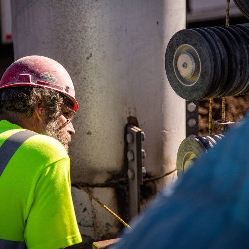 Acțiune a ITM Dâmbovița pentru siguranța lucrătorilor din industria metalurgică