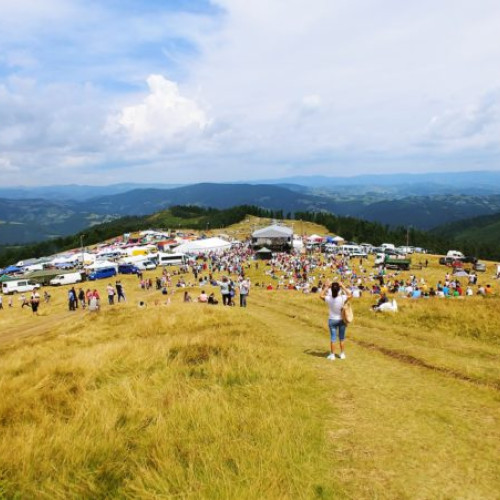 Târgul de Fete de pe Muntele Găina: Cetățenii se adună pentru a celebra 200 de ani de la nașterea lui Avram Iancu