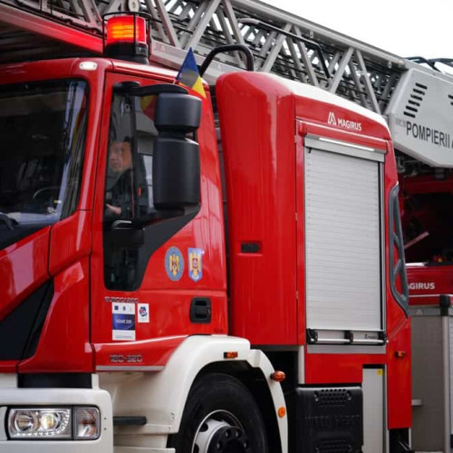 Pompierii intervin la Universitatea "1 Decembrie 1918" din Alba Iulia