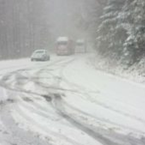 Furtună de zăpadă în Australia, în contrast cu canicula din România