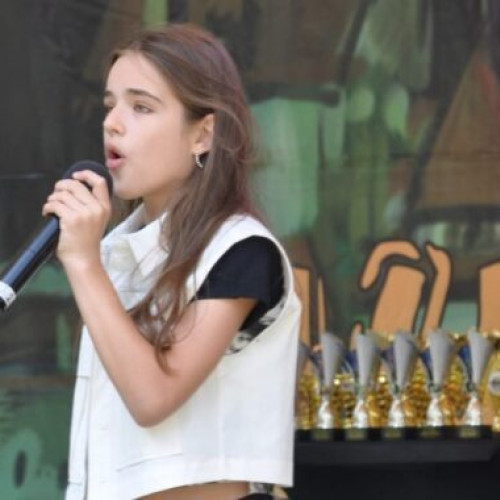 Maria Ilie, câștigătoare a Trofeului Grupelor la "Dracula Music Contest - Bran"