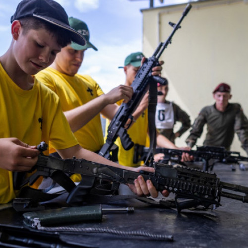 Instruire paramilitară pentru angajații din companiile publice din Polonia