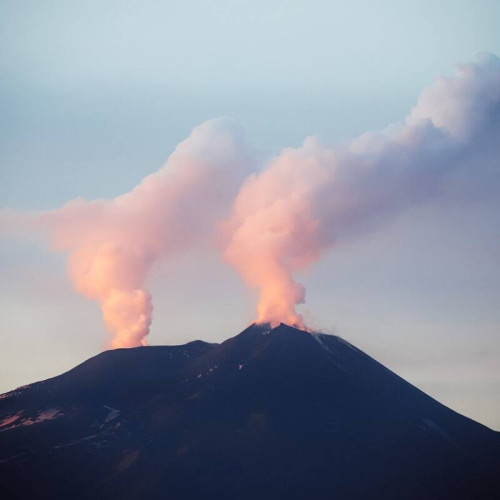 Suspendarea zborurilor din cauza eruptiei vulcanului Etna