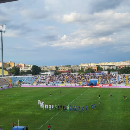 Momente jenante în prima repriză la meciul Gloria - Sepsi