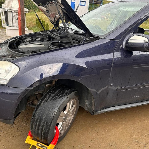 Un cetățean român predat poliției ucrainene din cauza unei mașini furate