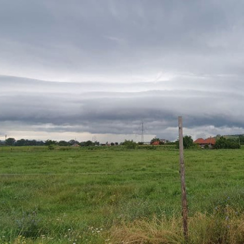 Avertizare Cod Portocaliu de furtuni în județul Alba