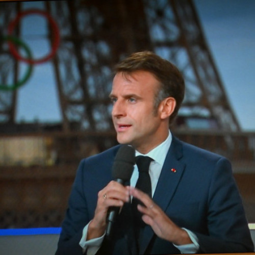 Emmanuel Macron refuză formarea unui guvern de stânga în Franța