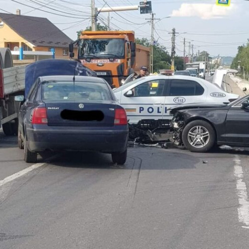 Accident rutier la Dumbrăveni, un șofer a virat neregulamentar
