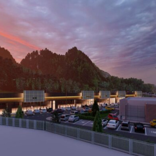 Primul mall din Sinaia, Sinaia Plaza, a început să funcționeze