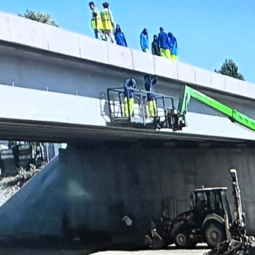 Finalizarea podului de peste pârâul Bascov, aproape deori