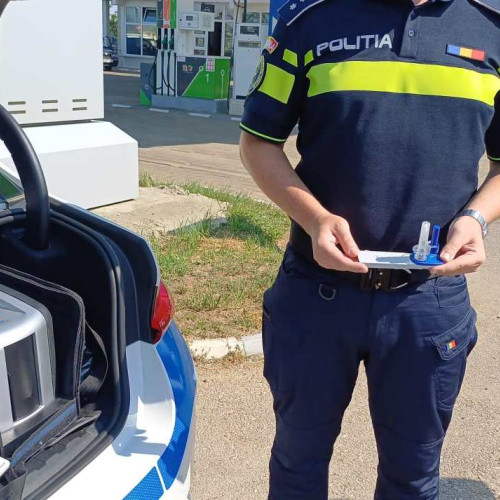 Polițiștii botoșăneni folosesc aplicația e-DAC pentru a depista persoane căutate