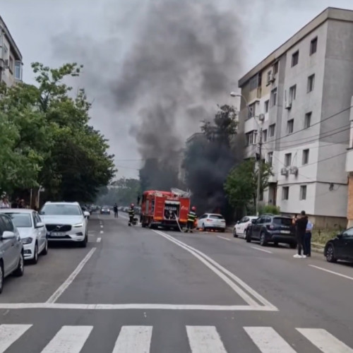 Incident pe strada Nae Leonard: Foc izbucnește la o mașină