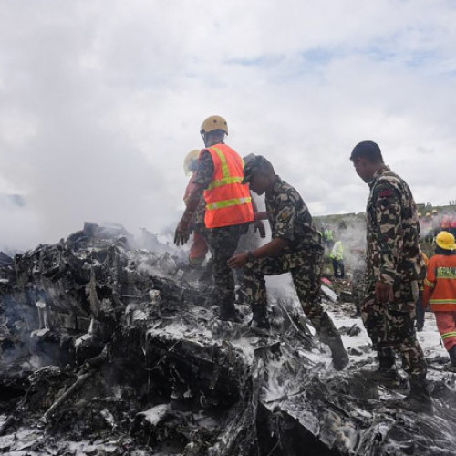 Pilotul avionului prăbușit în Nepal a supraviețuit