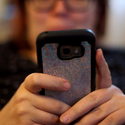 Lista cu localitățile în care telefonul poate trece involuntar în roaming. Este risc de costuri suplimentare pentru apeluri