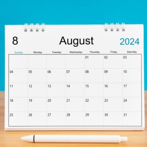 Bugetarii vor beneficia de o minivacanță în luna august