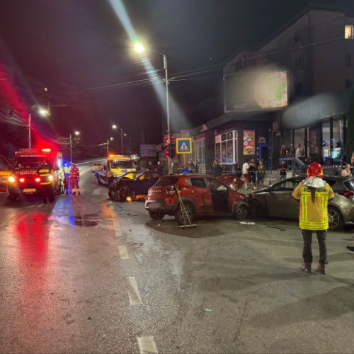 Accident cu victime și mașini avariate pe bulevard în Suceava