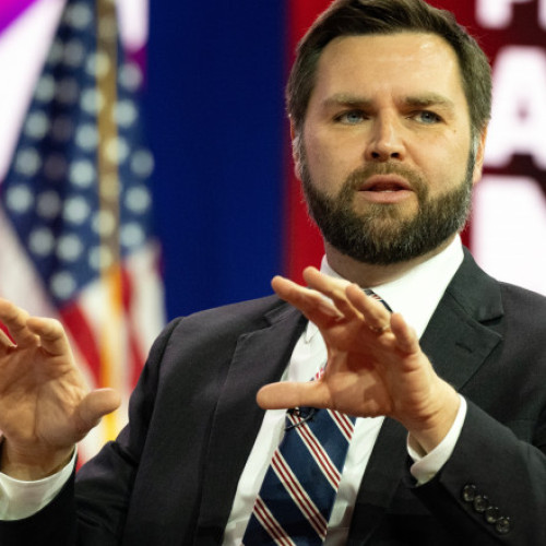 JD Vance, partenerul de campanie al lui Donald Trump, răspunde criticilor pentru comentarii legate de femeile fără copii