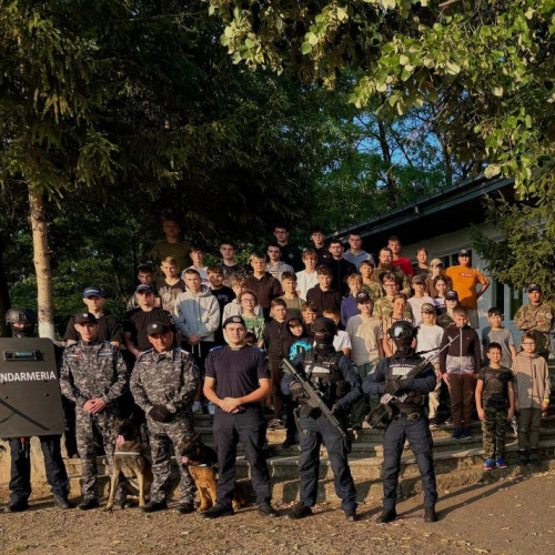 Tabăra militară pentru copii: disciplină și aventură