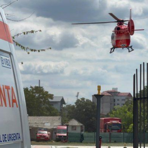 A fost transportată de urgență o fetiță de 12 ani la Iași, după ce a fost preluată de elicopterul SMURD