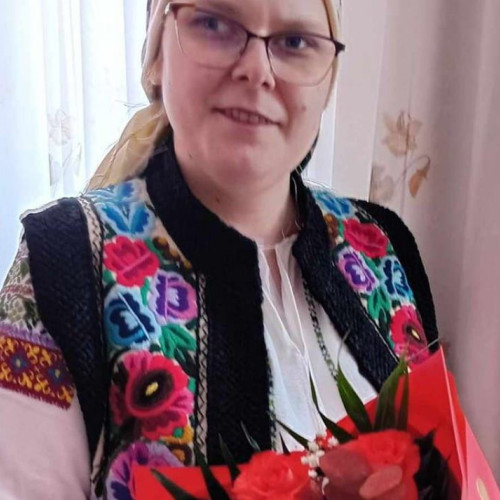 Georgiana Cadinoiu, o cântăreață din Botoșani, se luptă cu o boală cruntă