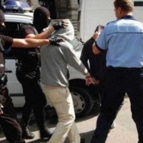 Doi bărbați din Galați, aduși în țară după ce au fost extradati