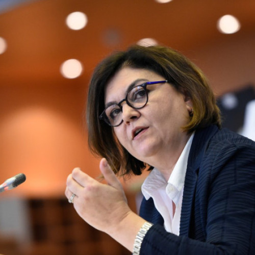 Politico publică un &quot;Ghid de supraviețuire la Bruxelles&quot; și prezintă europarlamentarii cheie