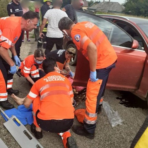 Accident rutier la Frasin: sofer ranit dupa impact cu un podet