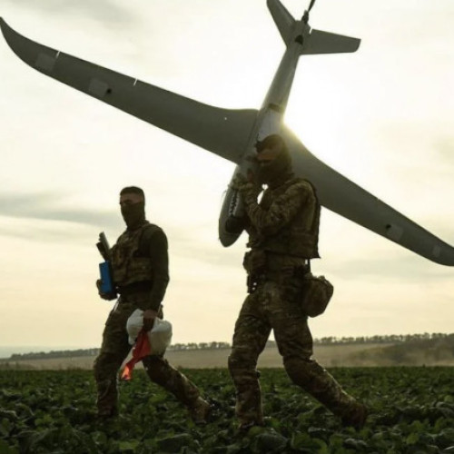 Ucraina reușește să lovească aerodromul Olenia, un nou record pentru dronele sale