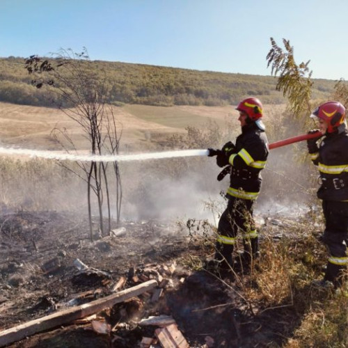 Pompierii din Botoșani avertizează împotriva incendiilor de vegetație uscată