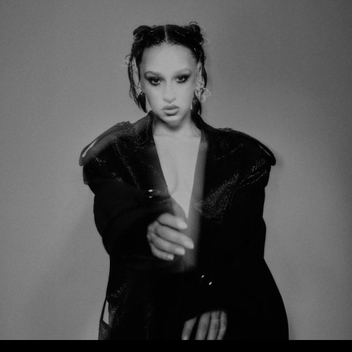 Holy Molly și Miss Mary revin cu "Lacrimi din stilou"