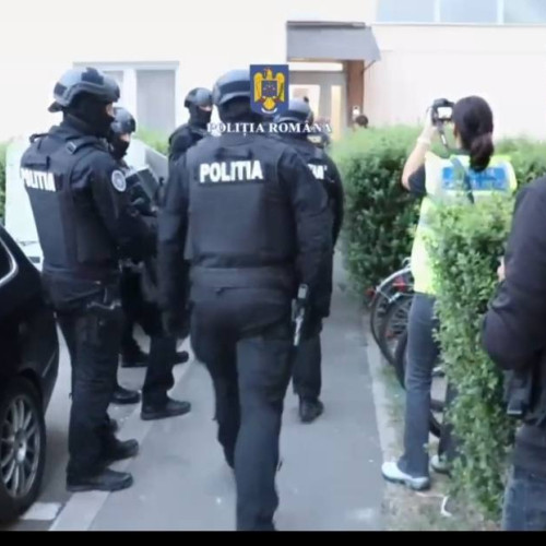 Percheziții în Arad pentru prevenirea înșelăciunilor
