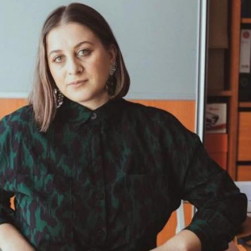 Abuzuri în mediul universitar: Fosta studentă Adela Alexandru vorbește despre cazuri de hărțuire la SNSPA