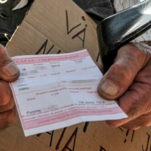 Pensionarii din Vaslui trebuie să rămână acasă pentru a primi deciziile de recalculare a pensiilor