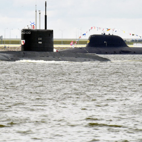 Rusia desfășoară trei submarine echipate cu rachete de croazieră în Marea Neagră